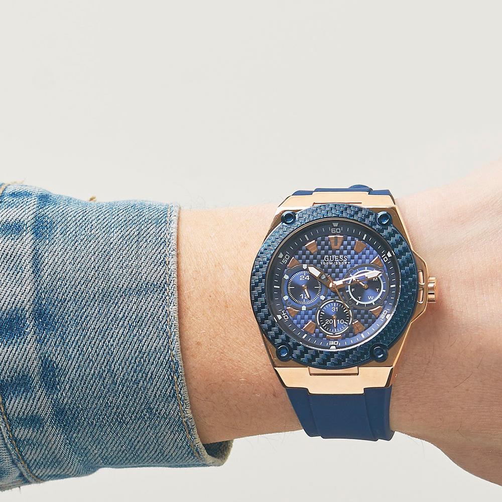 Guess W1049G2 Legacy Blue Dial Blue Silicone Men's Watch Guess W1049G2 Legacy Blue Dial Blue Silicone Men's Watch